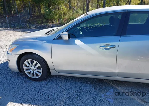 2014 Nissan Altima 2.5/S/Sv/Sl z USA, uszkodzony, nr VIN 1N4AL3AP3EC272837